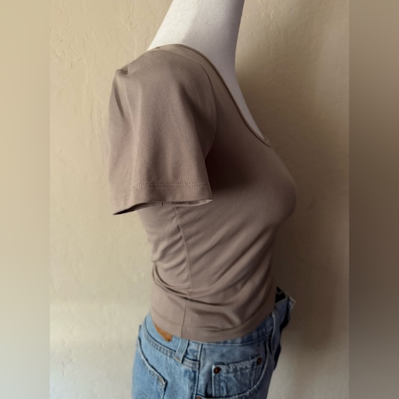 Hollister baby tee must have collection - Picture 3 of 5